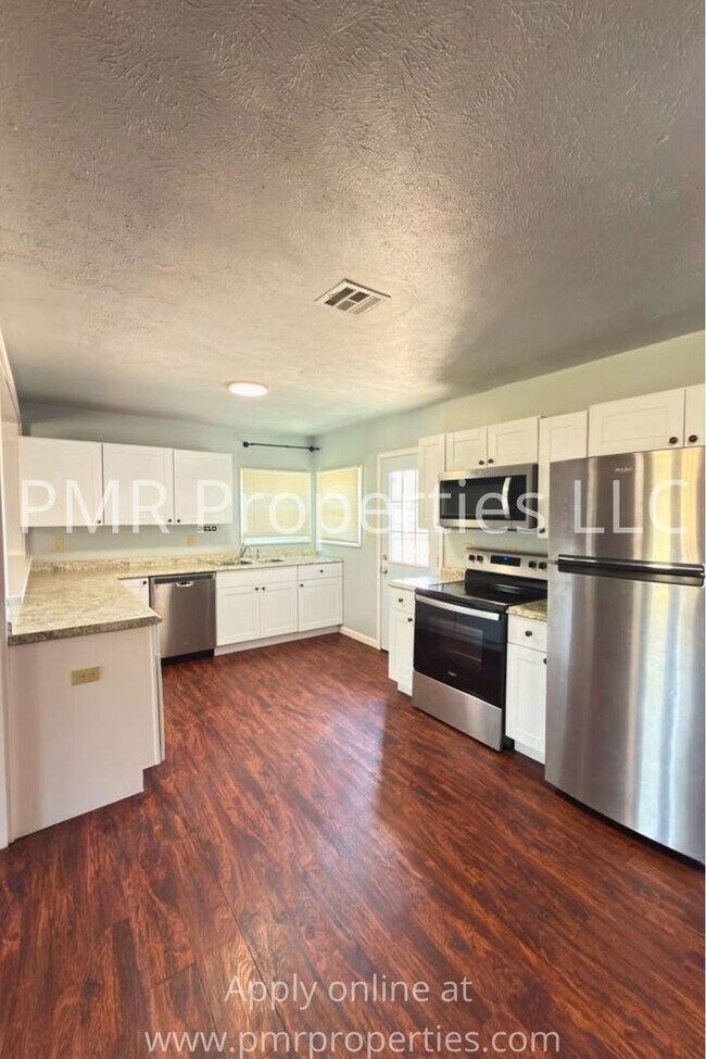Foto del edificio - 3 Bedrooms / 2 Bathrooms House