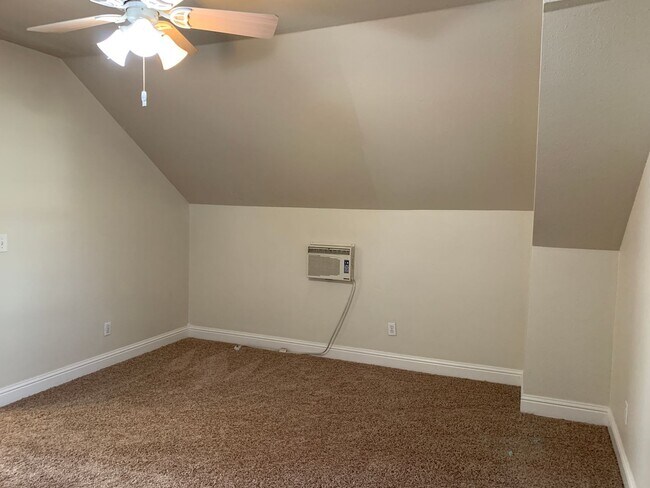 Building Photo - Cute Chico Charmer/Close to downtown and C...