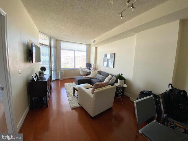 Foto del edificio - 3600 S Glebe Rd