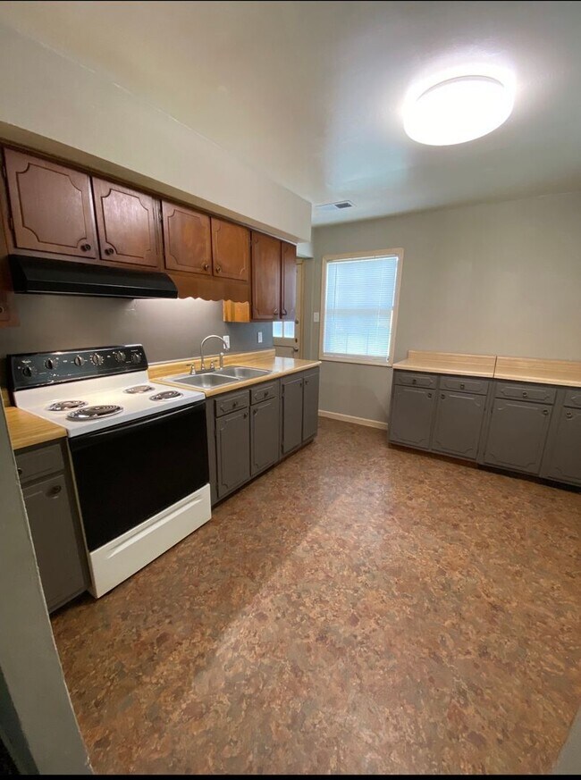 Foto del edificio - 7854 Captain- 2 Bdrm 1 Bath