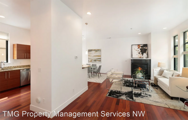Building Photo - 2 br, 2.5 bath House - 1720 NW Riverscape ...