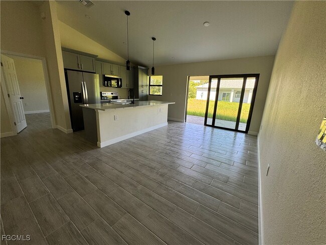 Building Photo - 6108 Holt Ct