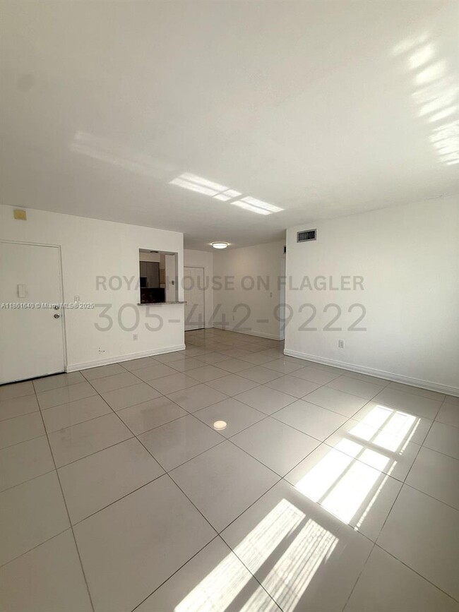 Foto del edificio - 4410 W Flagler St