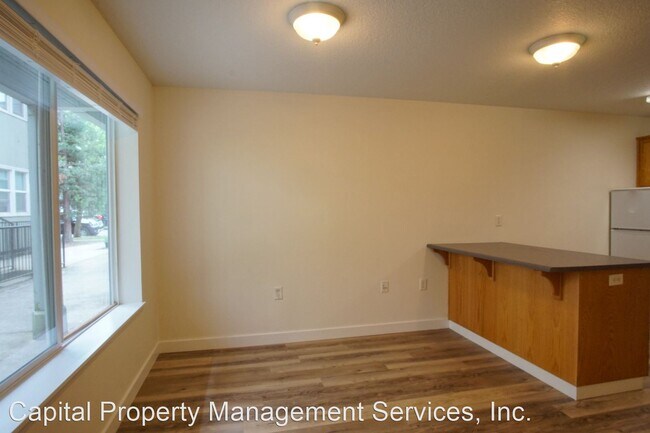 Building Photo - 8635-8635 N Leonard St