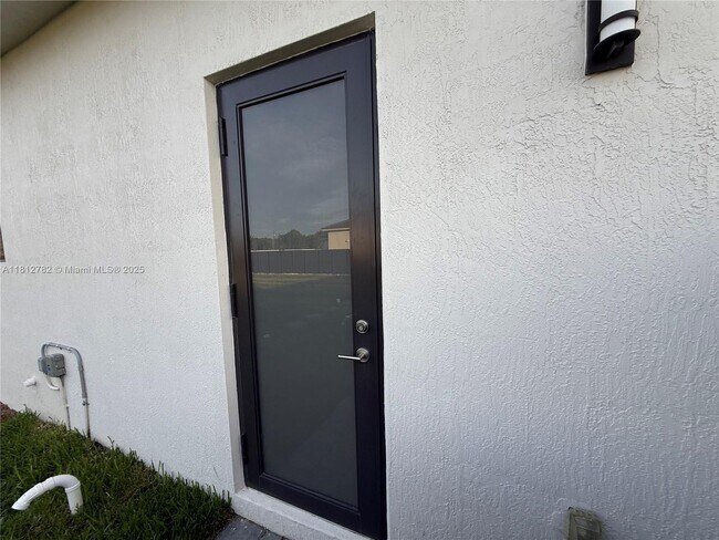 Building Photo - 32241 SW 195th Ave