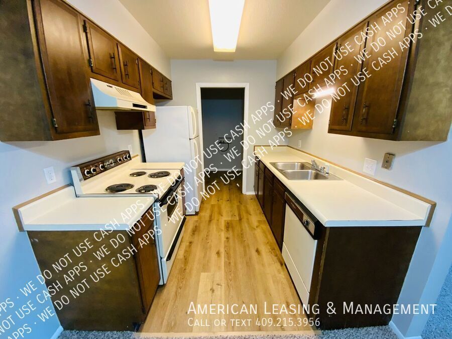 Foto principal - 971 Park Meadow Dr