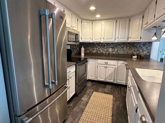 Building Photo - Furnished Ocean Front 2Bed 2Bath Winter Re...