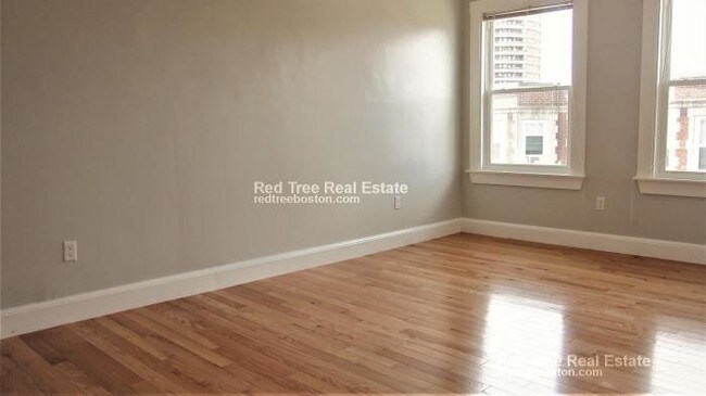 Building Photo - 5 bedroom in Boston MA 02119