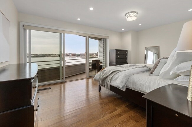 Building Photo - 17 Constellation Wharf