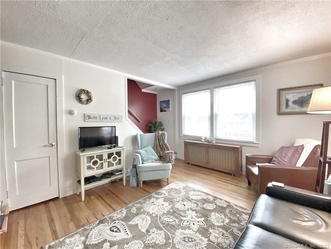Building Photo - 249 Melville Dr