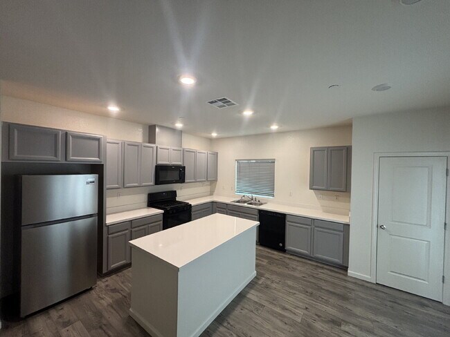 Building Photo - Updated 4-Bedroom Home Near Antelope Greens Golf Course – Large Backyard & Pet Friendly!