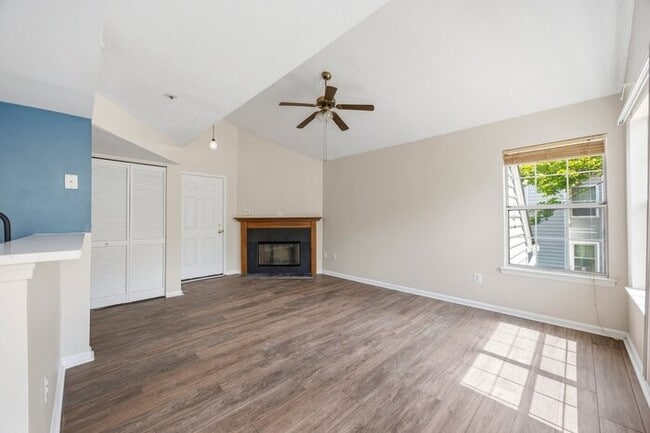 Building Photo - 14053 Vista Dr