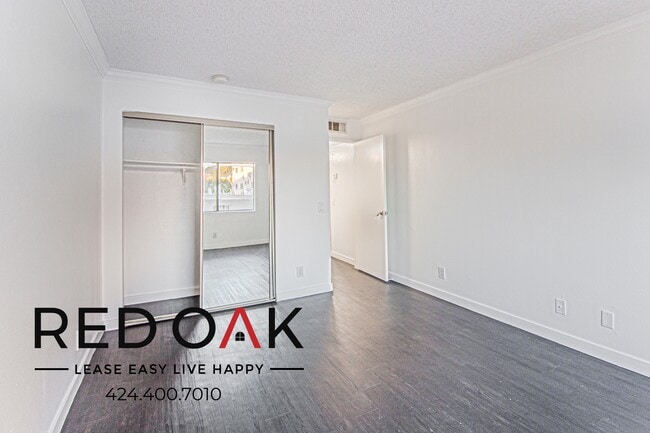 Building Photo - 1522 N Formosa Ave