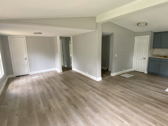 Foto del edificio - 354 Karen Dr