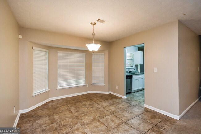 Foto del edificio - 2050 Downs Pl