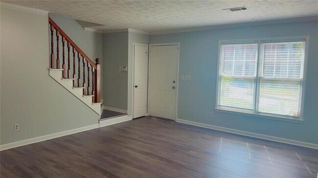 Building Photo - 579 Hambrick Square