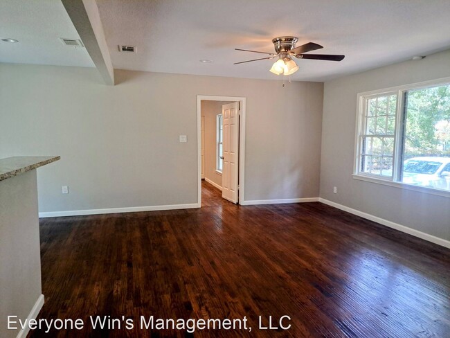 Building Photo - 3 br, 2 bath House - 5301 Wood Land