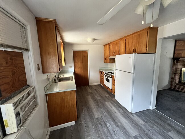 Foto del edificio - 1420 Echo Hollow Rd
