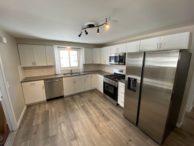 Building Photo - 20 Marycrest Ln