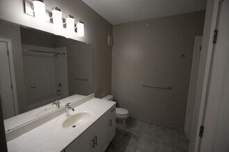 Interior Photo - One Glover