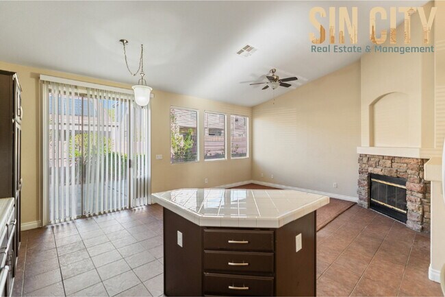 Foto del edificio - "Discover Comfort and Style: Spacious 4-Bed, 2-Bath Home in Las Vegas – 1835 Sq Ft of Inviting Li...