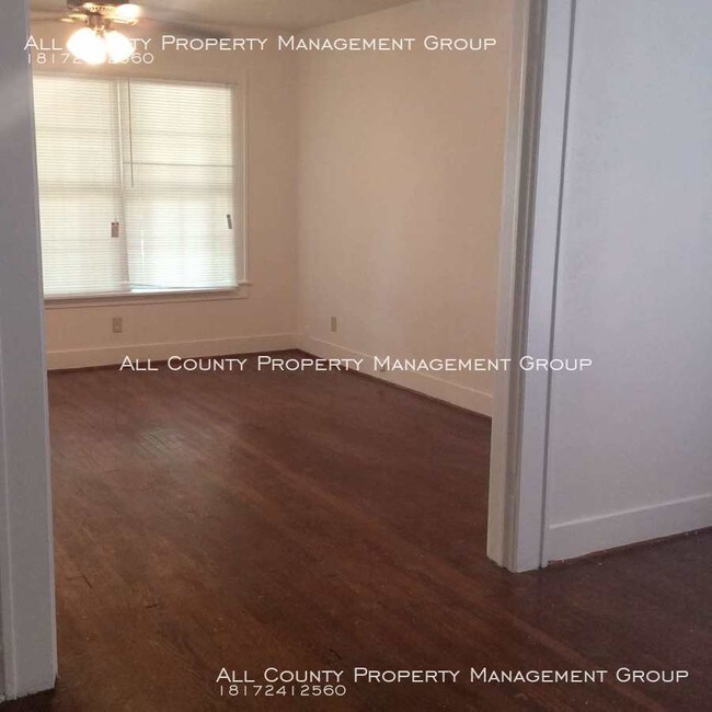 Building Photo - 3711 Meadowbrook Dr