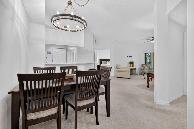 Building Photo - 3020 Alcazar Pl