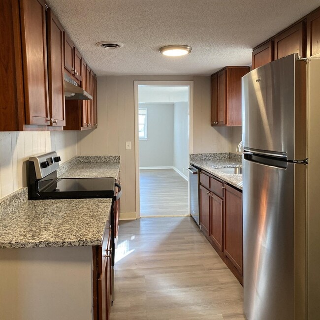 Foto del edificio - 332 N Cedar Ave