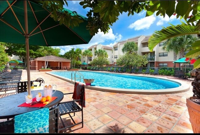Building Photo - 15775 Miami Lakeway N