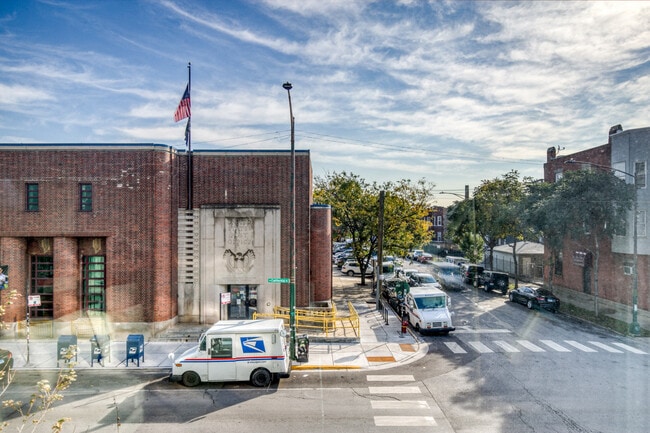 Foto del edificio - 2340 N California Ave