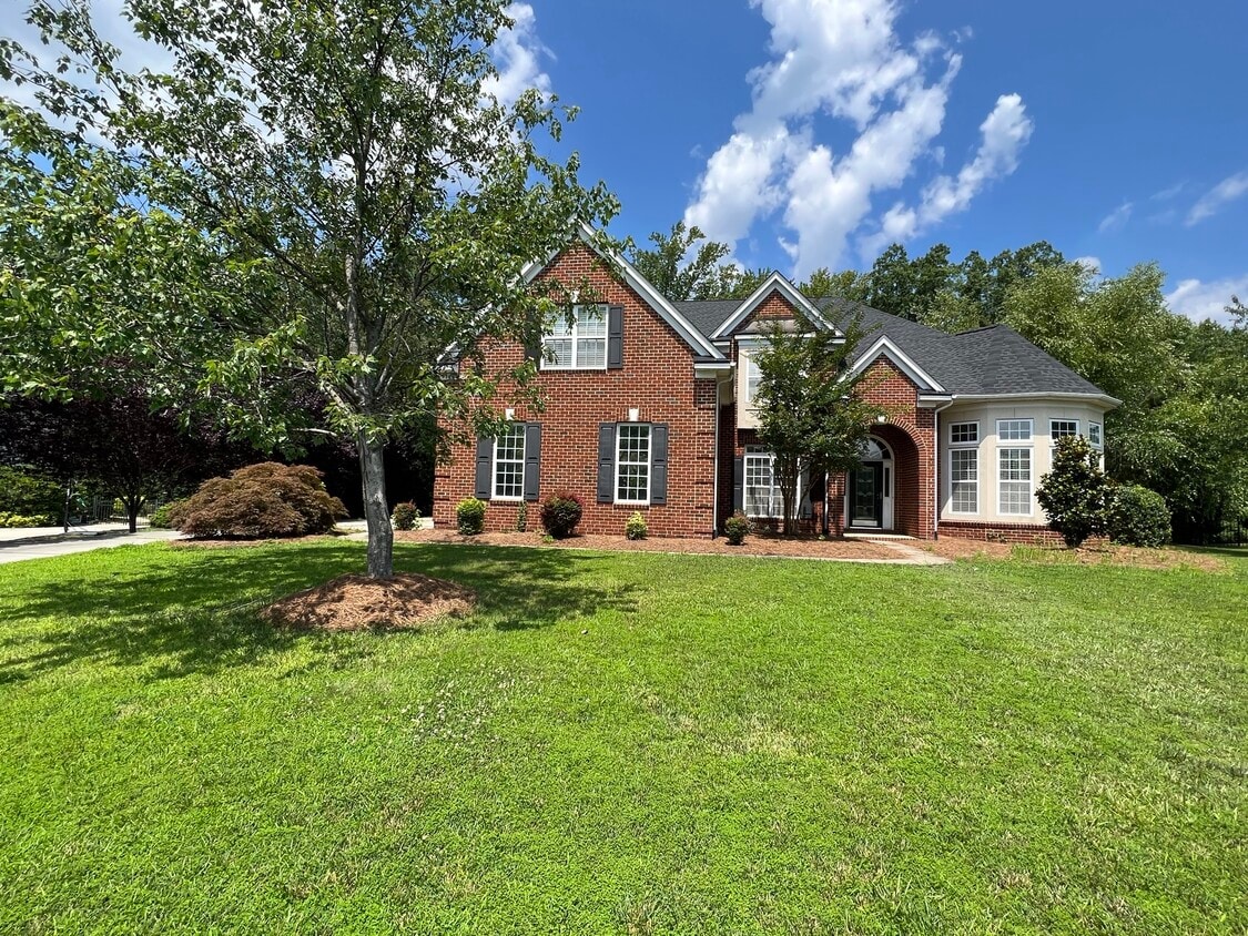 Primary Photo - 9720 Royal Colony Dr
