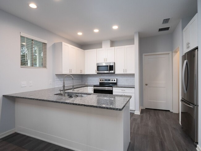 Foto del edificio - Porter's Parkside - 4 Bedroom, 4 Bathroom ...