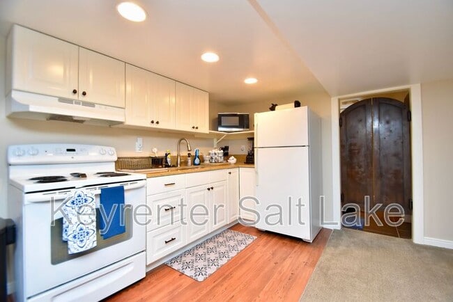 Building Photo - 2689 E Barbey Dr