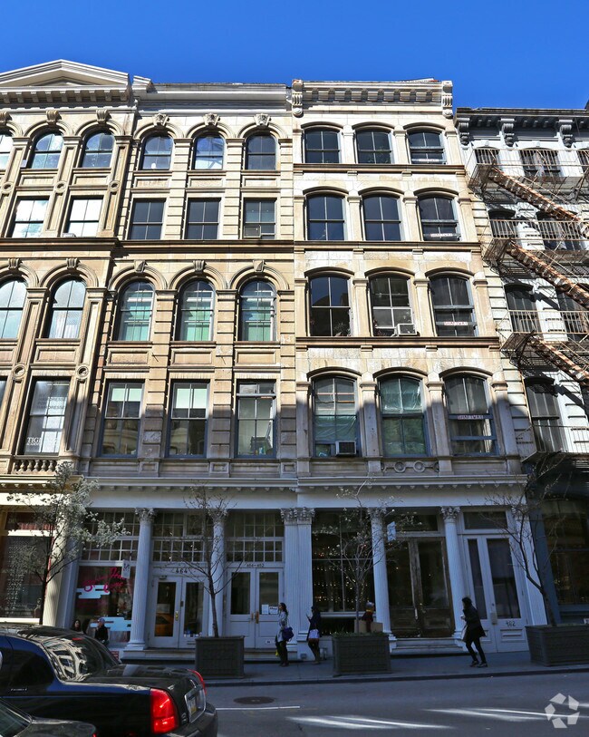 Building Photo - 464 Broome St