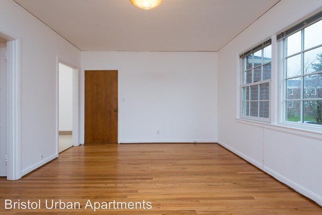 Building Photo - 5460 NE Sandycrest Terrace