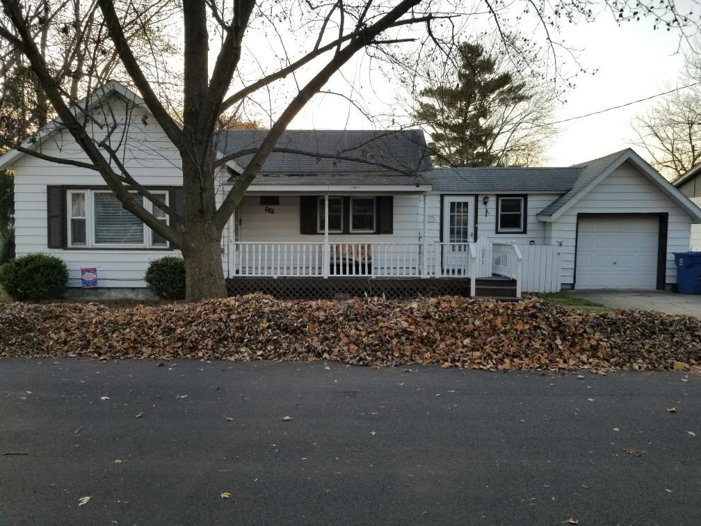 Primary Photo - 408 Oak St