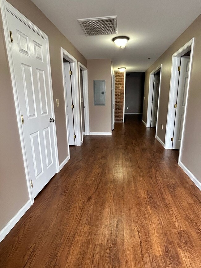 Building Photo - Jefferson Commons Apartments