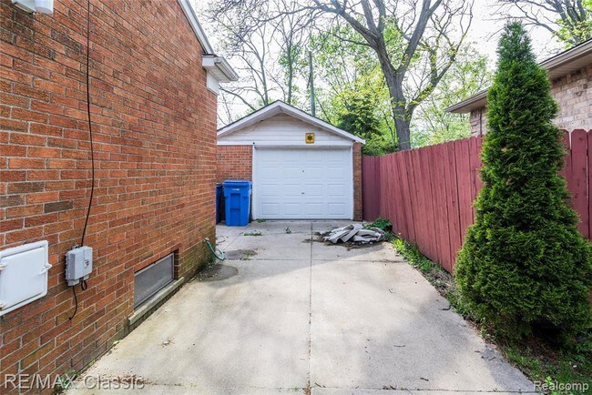 Building Photo - 5757 Heritage Ct