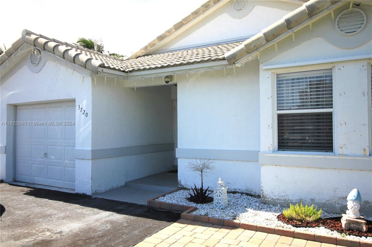 Foto principal - 3720 NW 79th Way