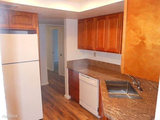 Building Photo - 2 br, 2 bath Condo - 741 Mikkelsen Drive