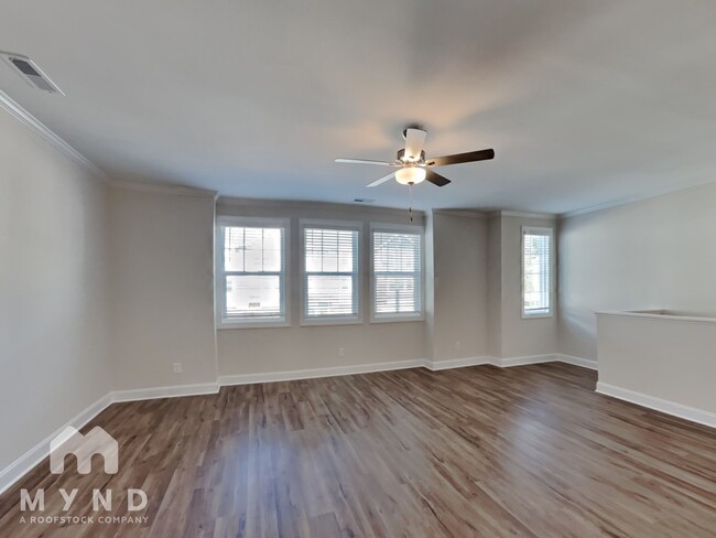 Foto del edificio - 6932 Woodland Stream Pl