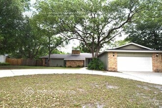 Building Photo - 322 W Hornbeam Dr