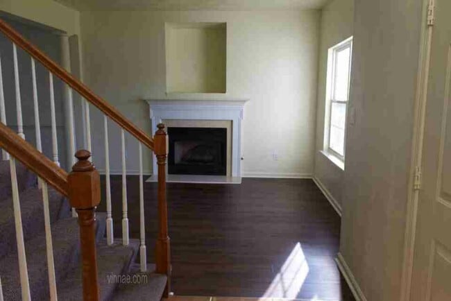 Building Photo - 805 Shadowberry Crest