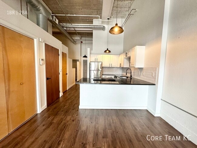 Foto del edificio - 934 Broadway Blvd