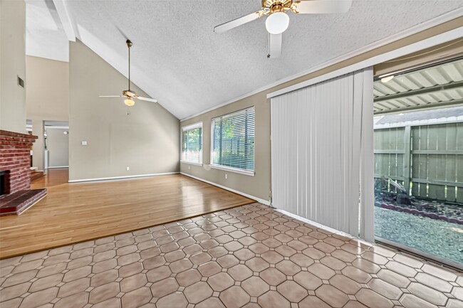 Building Photo - 1535 Beaconshire