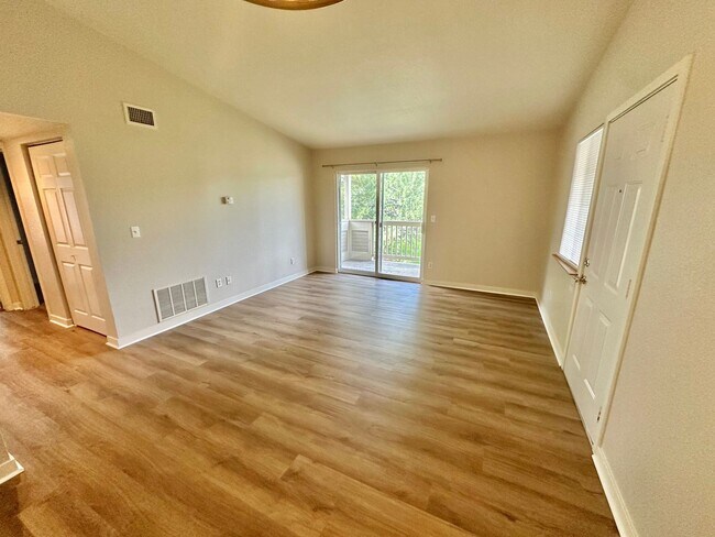 Foto del edificio - 1225 W Prospect Rd