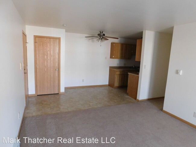 Building Photo - 209-215 Roosevelt Dr