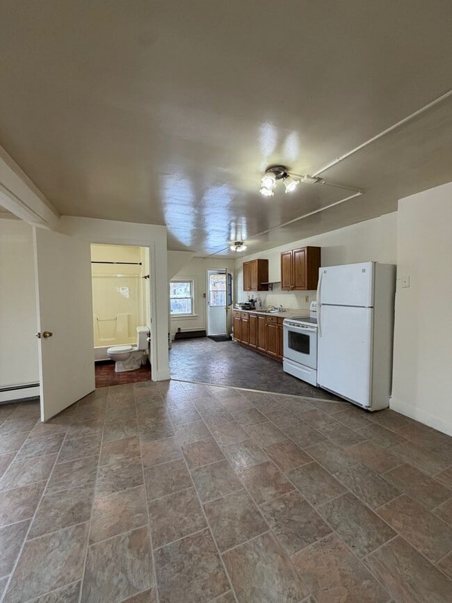 Building Photo - 94-96 Greenkill Ave