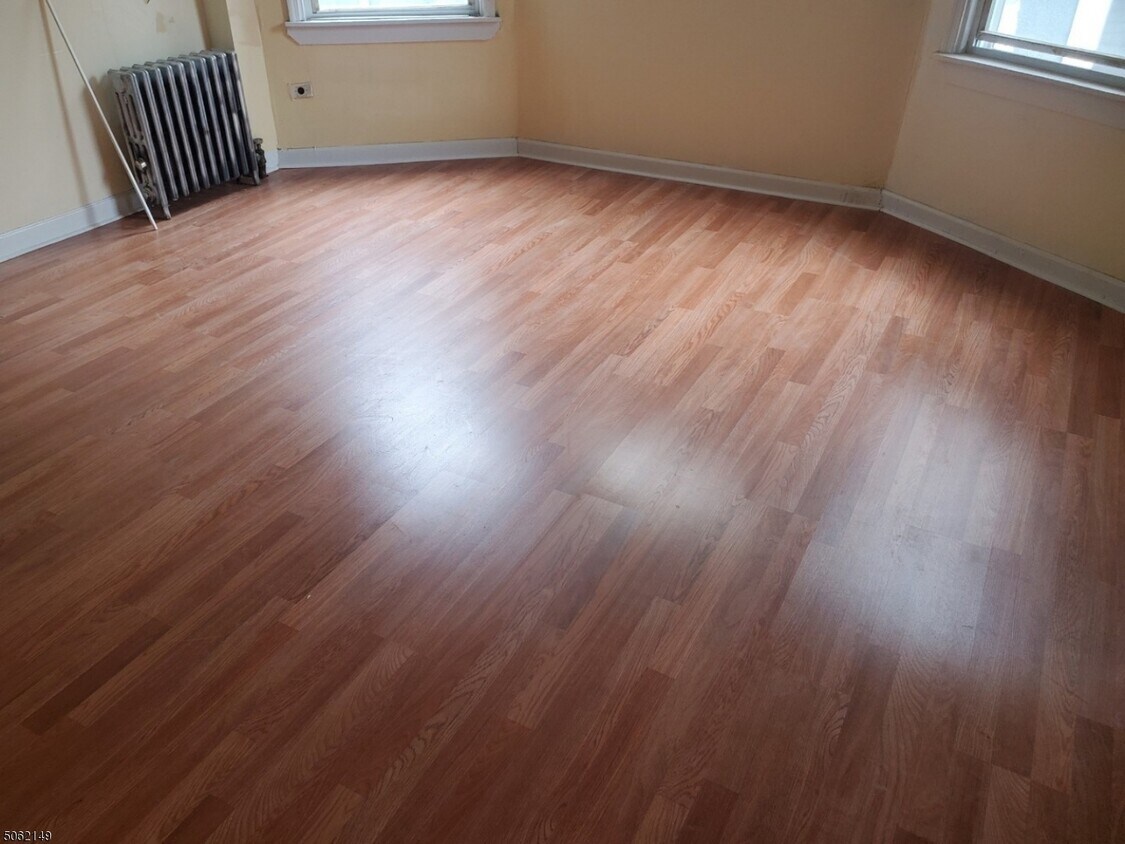Foto principal - 18 Farley Ave