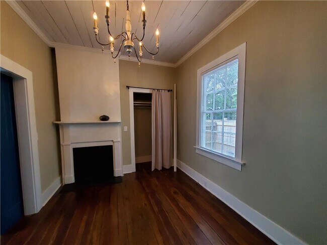 Building Photo - 307 Chatham St